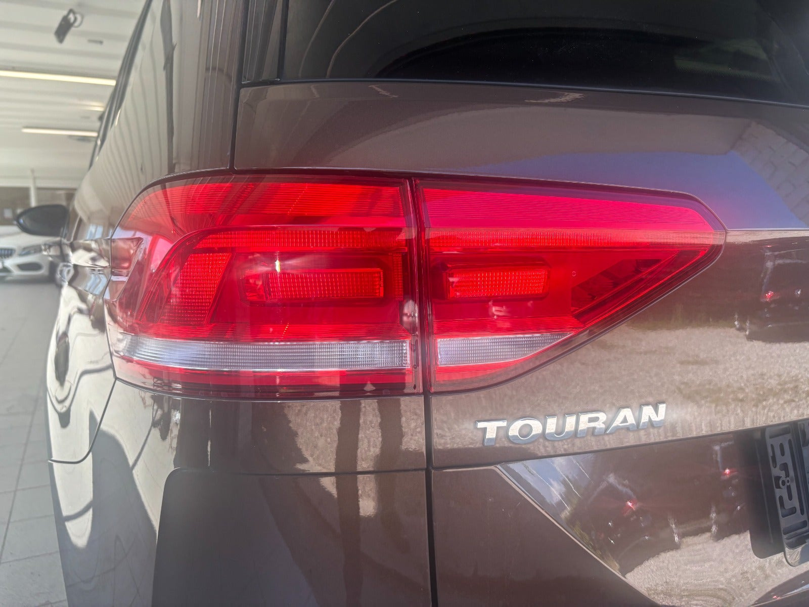 Brun VW Touran fra 2018