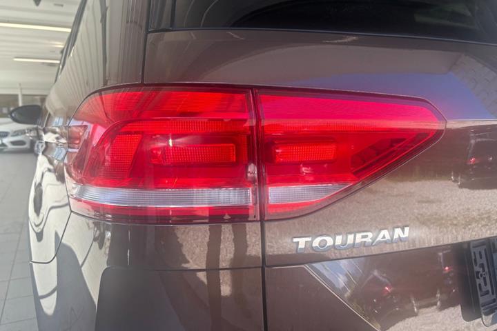 Brun VW Touran fra 2018
