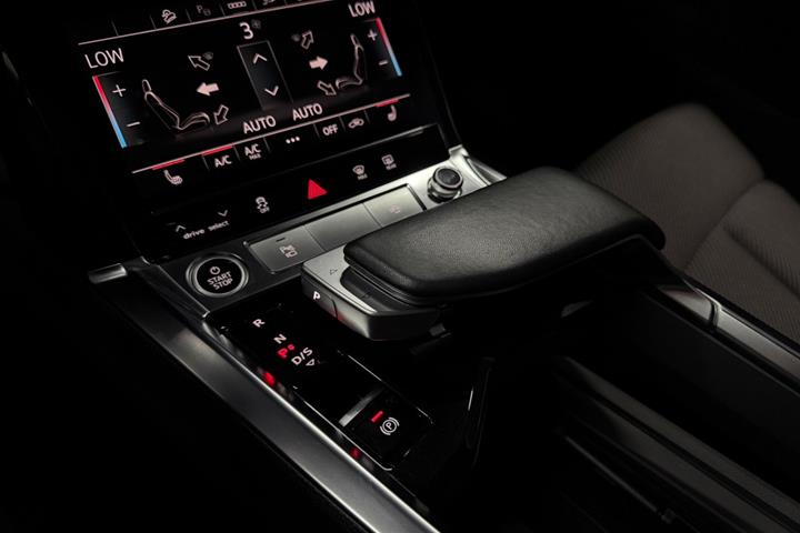 Sort Audi e-tron fra 2023