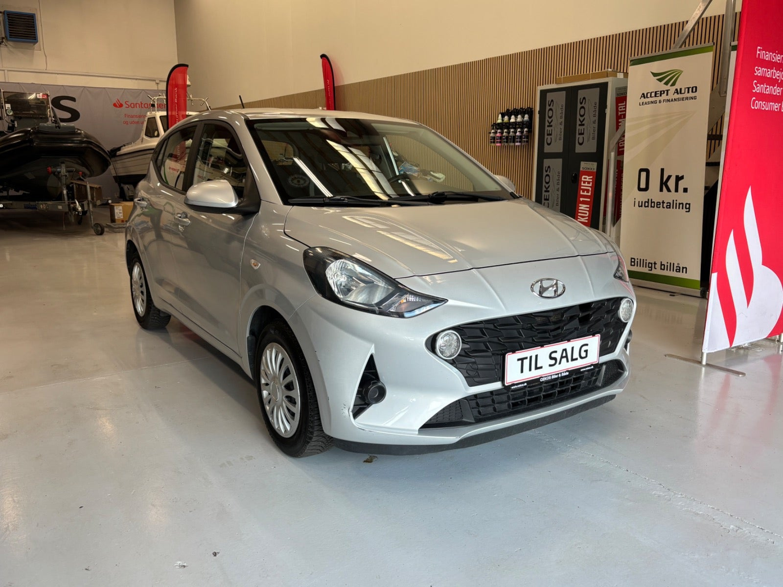 Sølv Hyundai i10 fra 2021