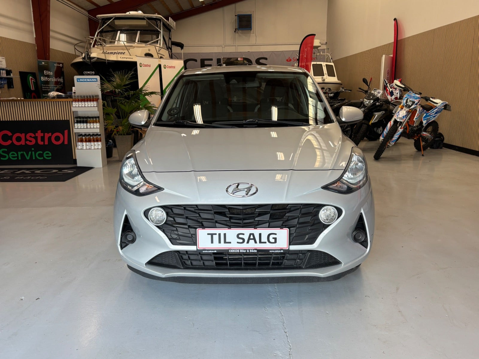 Sølv Hyundai i10 fra 2021