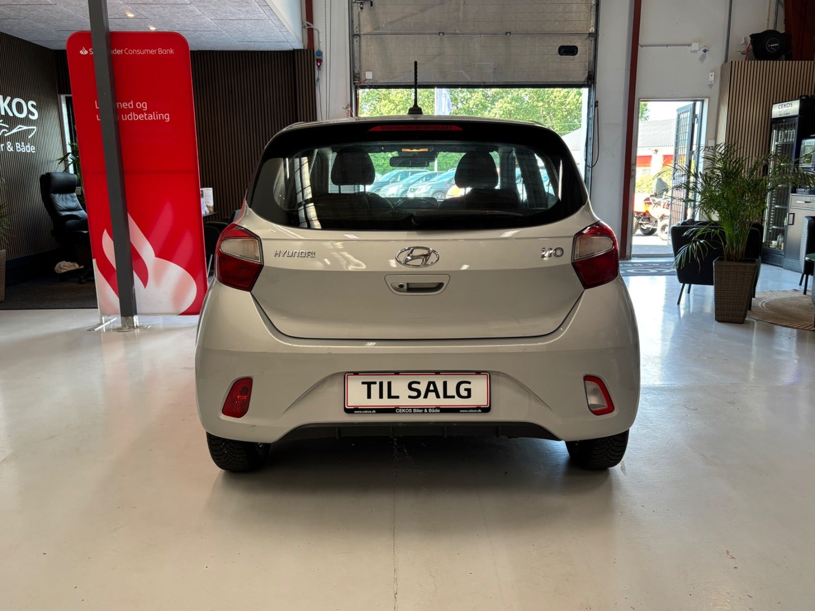 Sølv Hyundai i10 fra 2021