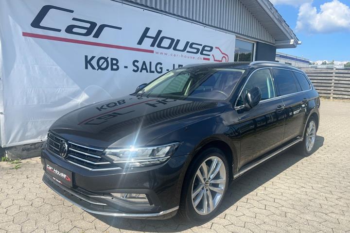 Grå VW Passat fra 2021