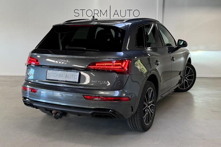 Grå Audi Q5 fra 2021