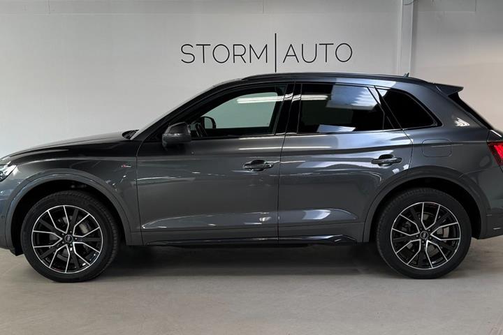 Grå Audi Q5 fra 2021