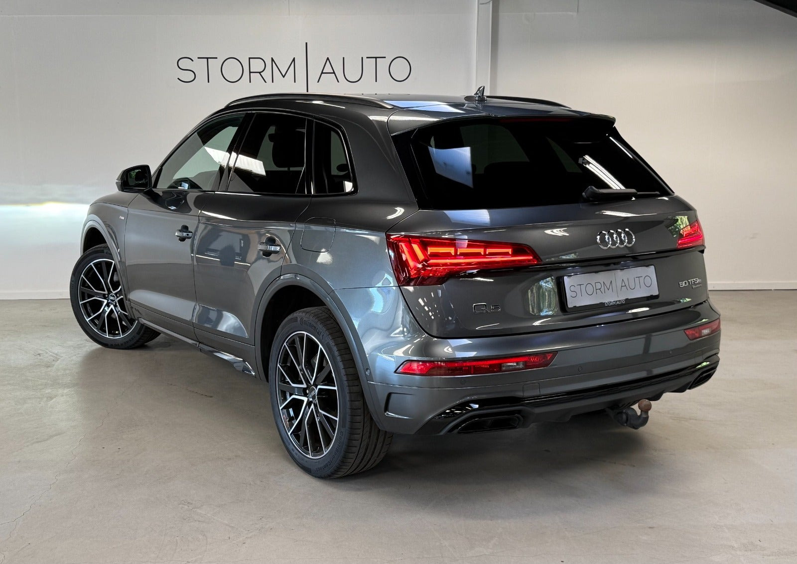 Grå Audi Q5 fra 2021