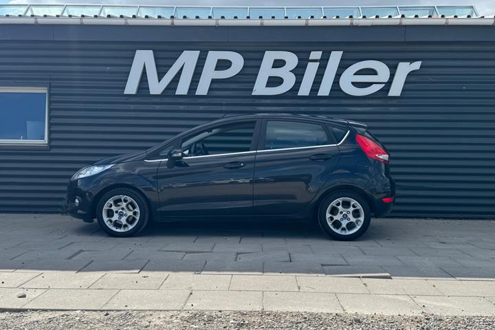 Sort Ford Fiesta fra 2012