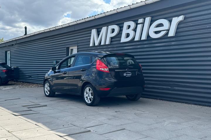 Sort Ford Fiesta fra 2012