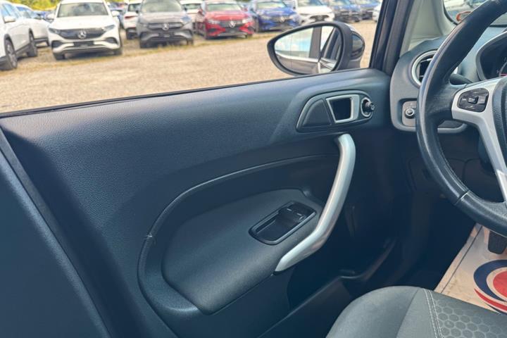 Sort Ford Fiesta fra 2012