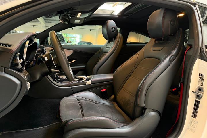 Hvid Mercedes C43 fra 2020