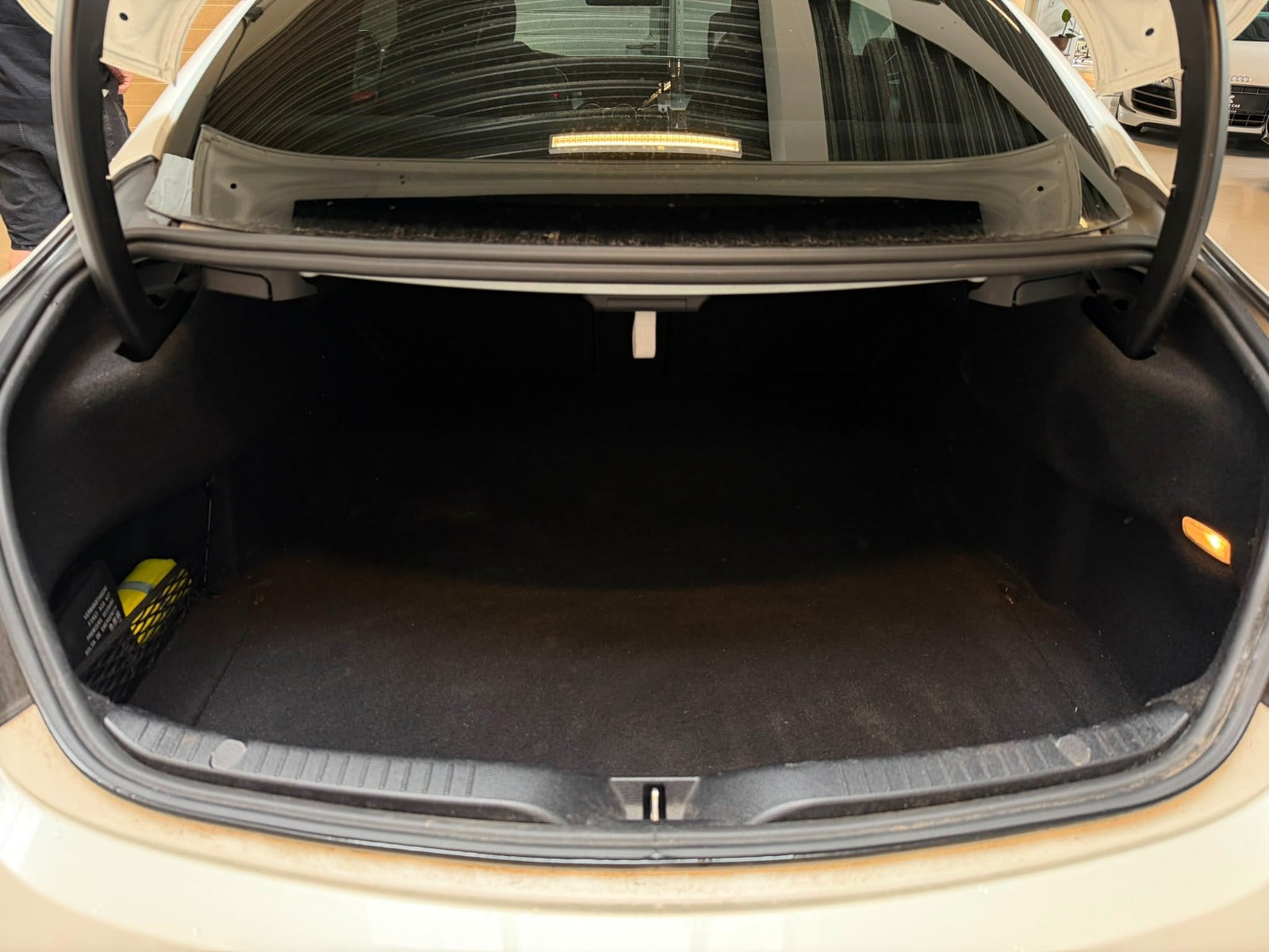 Hvid Mercedes C43 fra 2020
