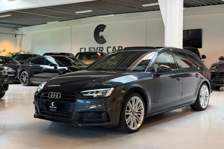 Grå Audi S4 fra 2018