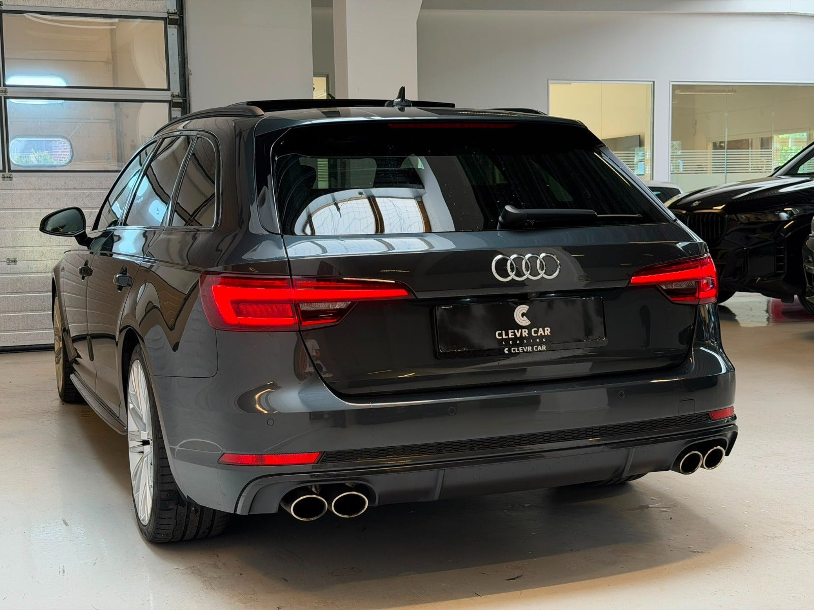 Grå Audi S4 fra 2018