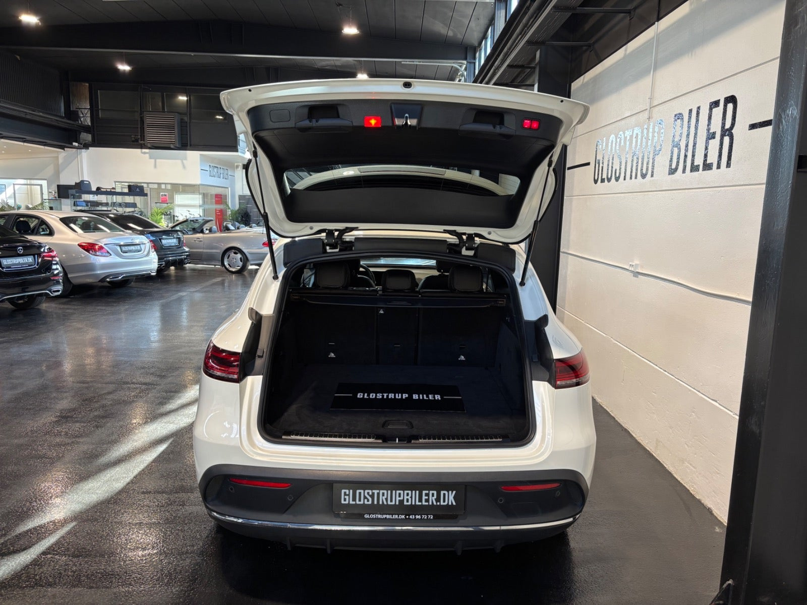 Hvid Mercedes EQC400 fra 2020