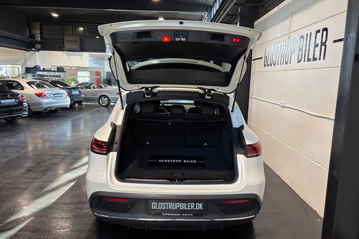 Hvid Mercedes EQC400 fra 2020