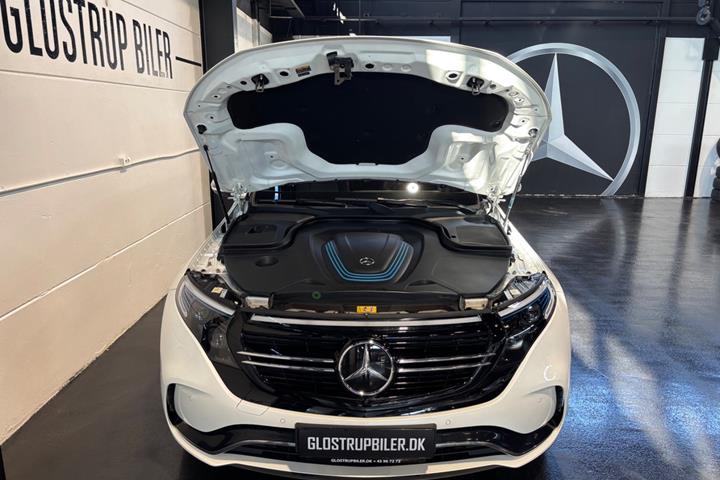 Hvid Mercedes EQC400 fra 2020