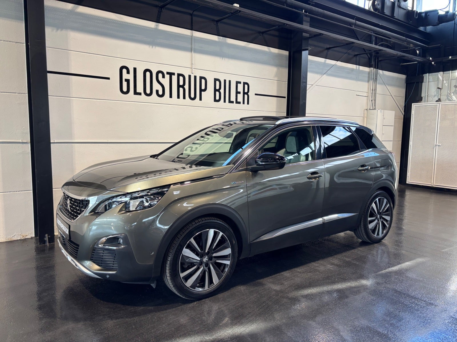 Grøn Peugeot 3008 fra 2020