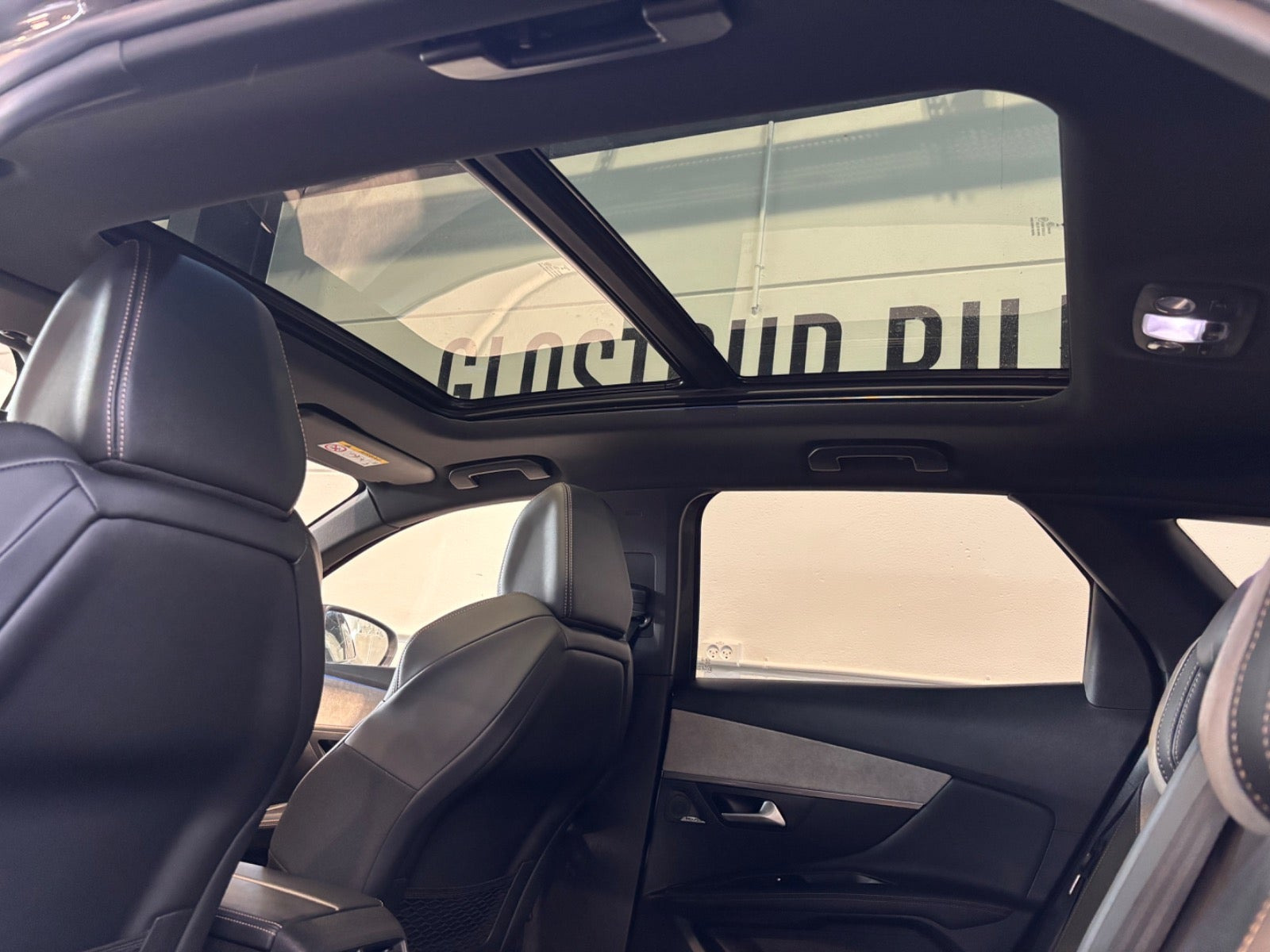 Grøn Peugeot 3008 fra 2020
