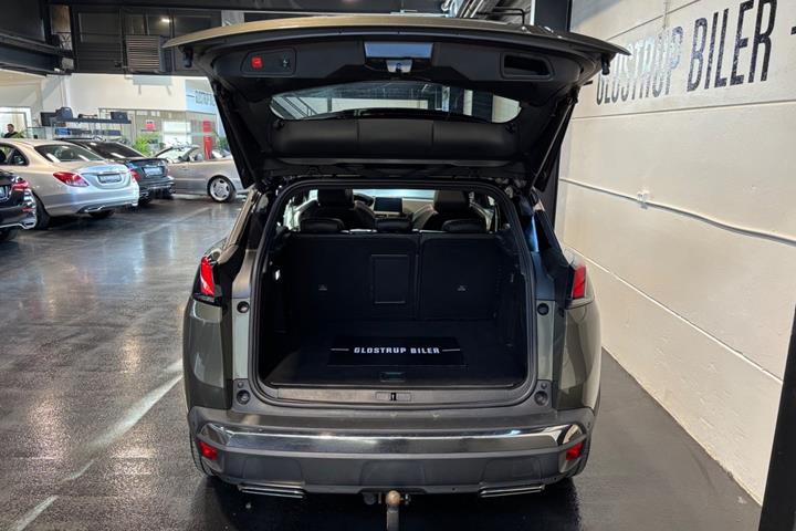 Grøn Peugeot 3008 fra 2020