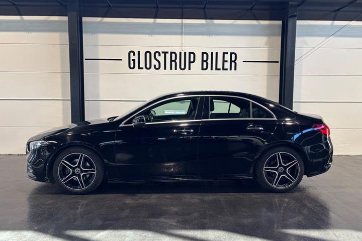 Sort Mercedes A180 d fra 2021