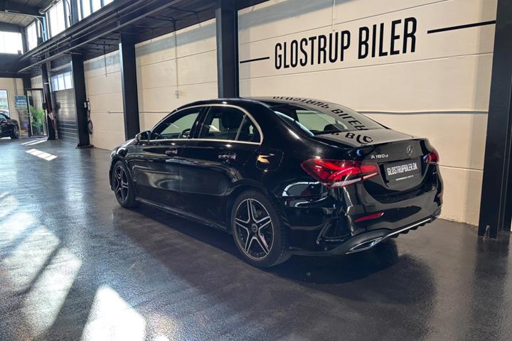 Sort Mercedes A180 d fra 2021