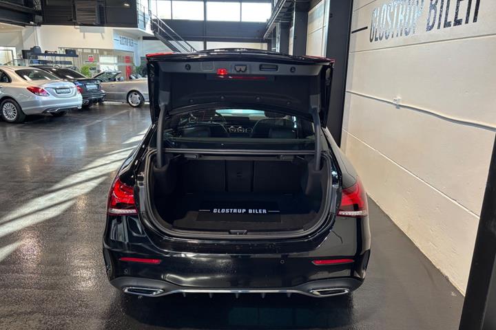 Sort Mercedes A180 d fra 2021