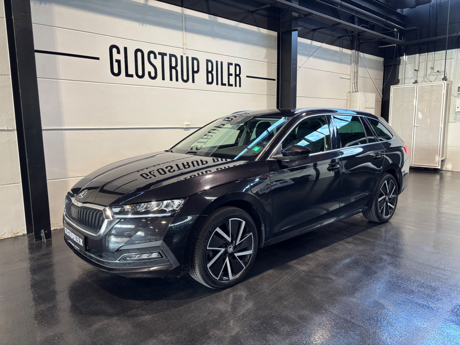 Sort Skoda Octavia fra 2021