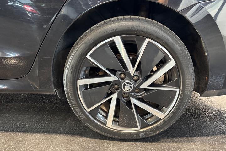 Sort Skoda Octavia fra 2021