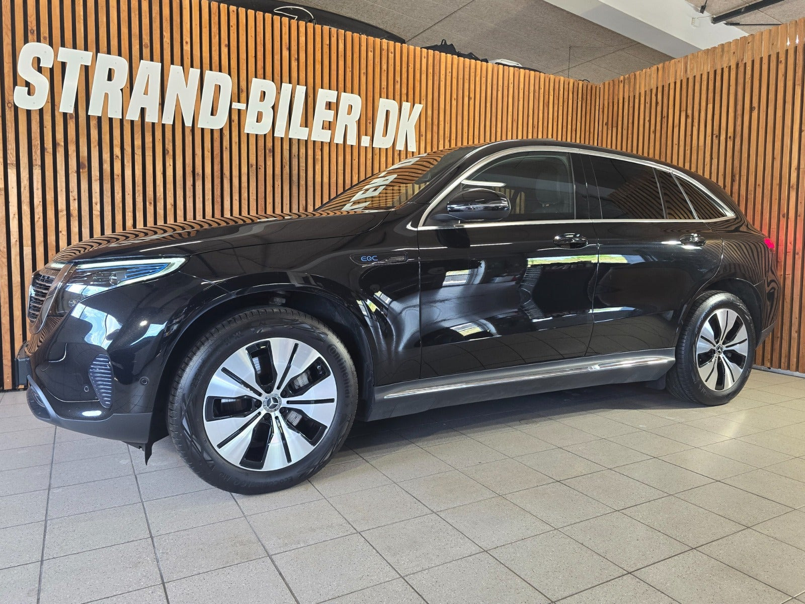 Sort Mercedes EQC400 fra 2023
