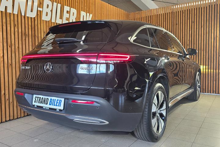 Sort Mercedes EQC400 fra 2023
