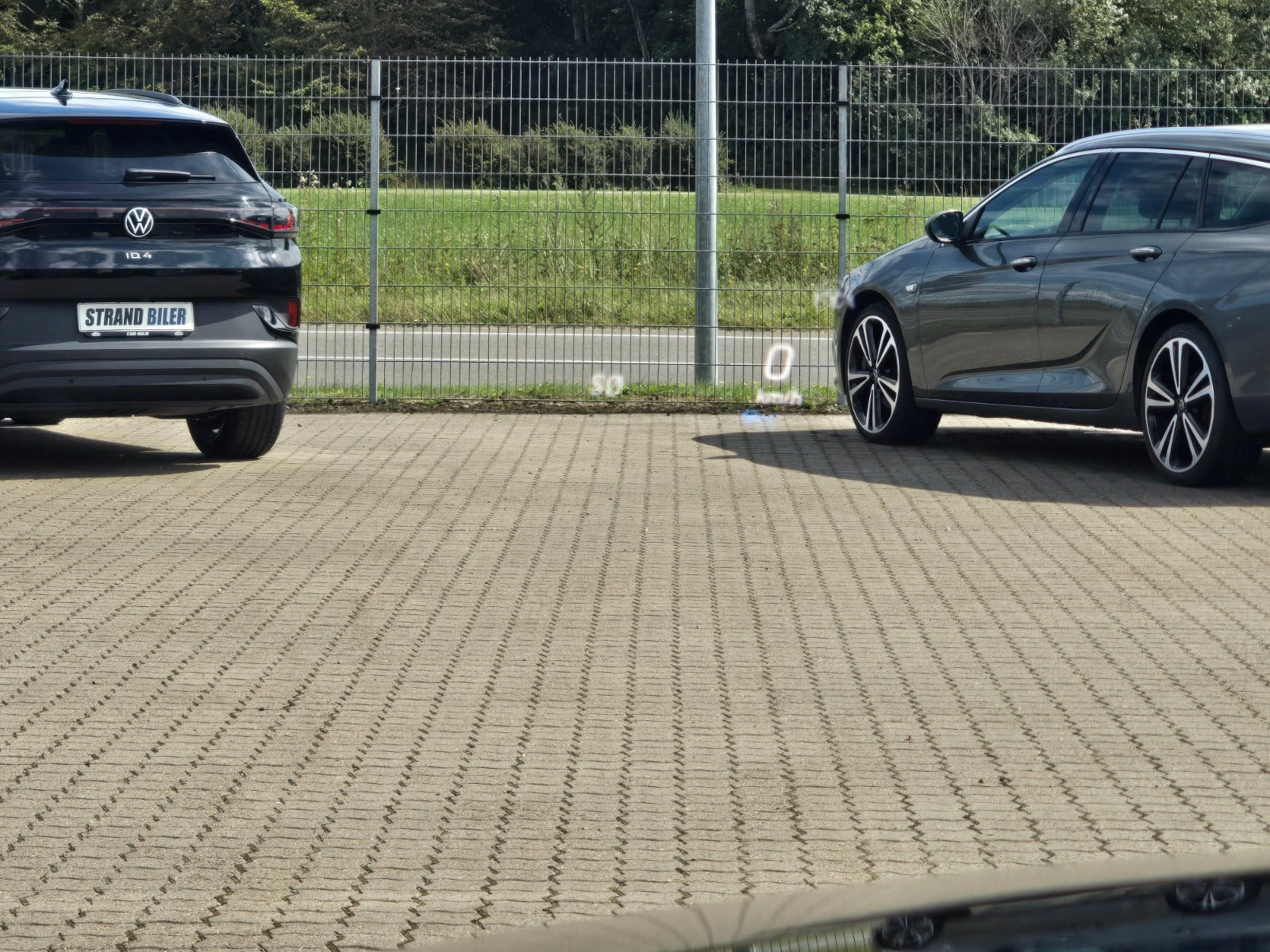 Sort Mercedes EQC400 fra 2023