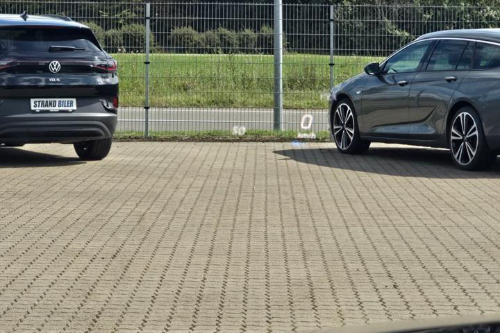 Sort Mercedes EQC400 fra 2023