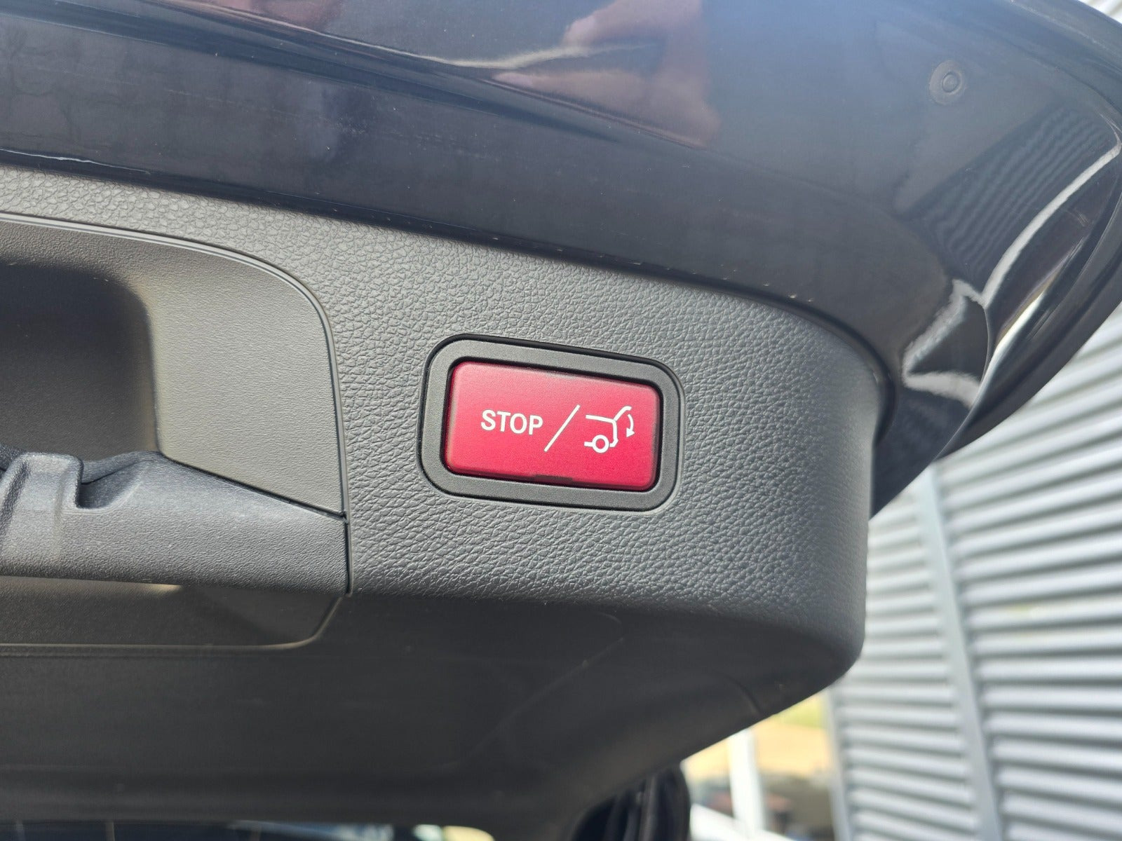 Sort Mercedes EQC400 fra 2023
