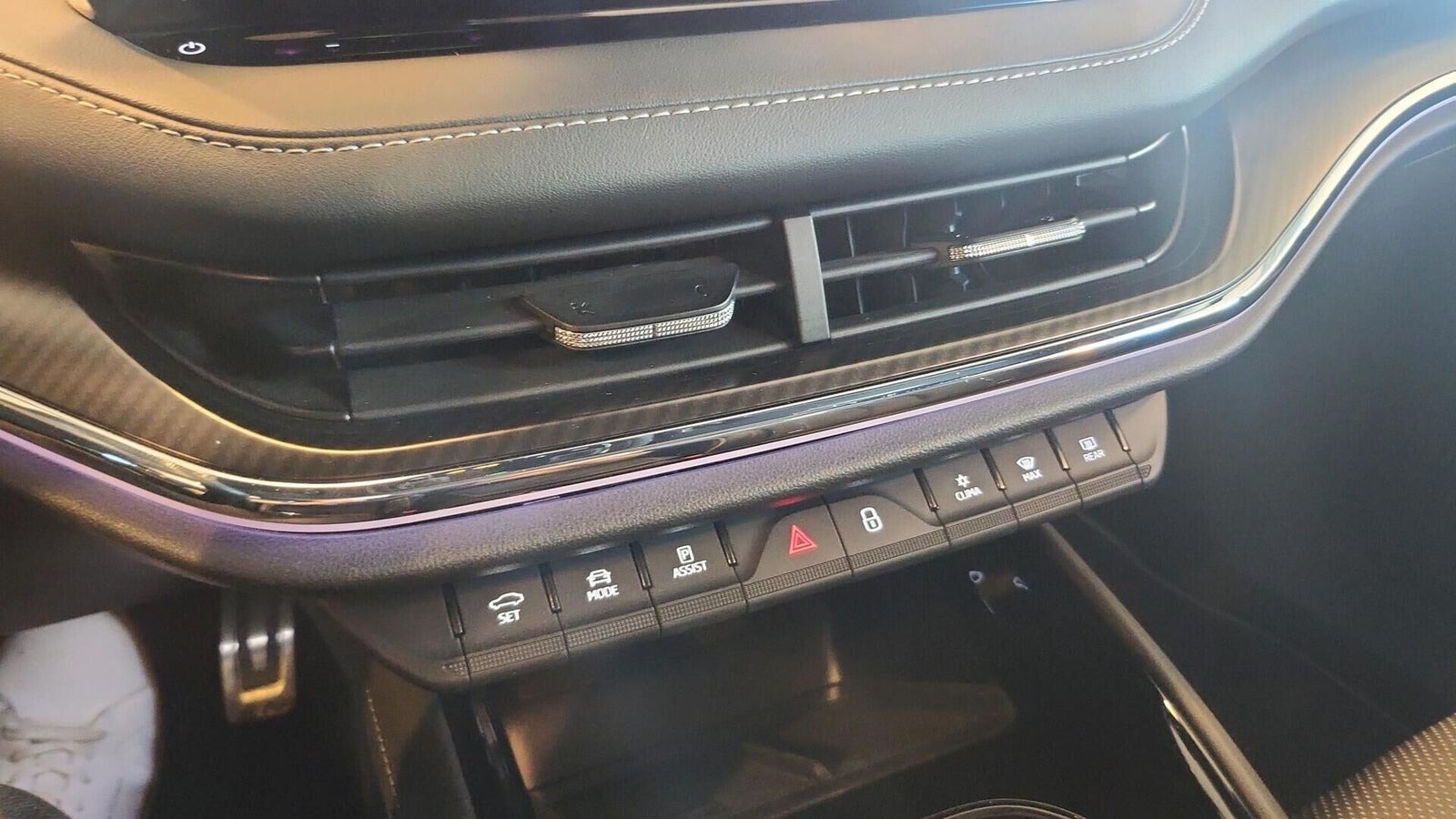 Sort Skoda Enyaq fra 2024