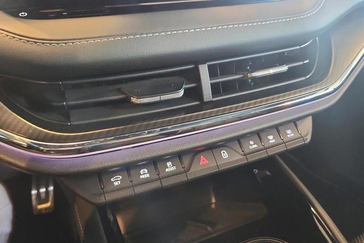 Sort Skoda Enyaq fra 2024