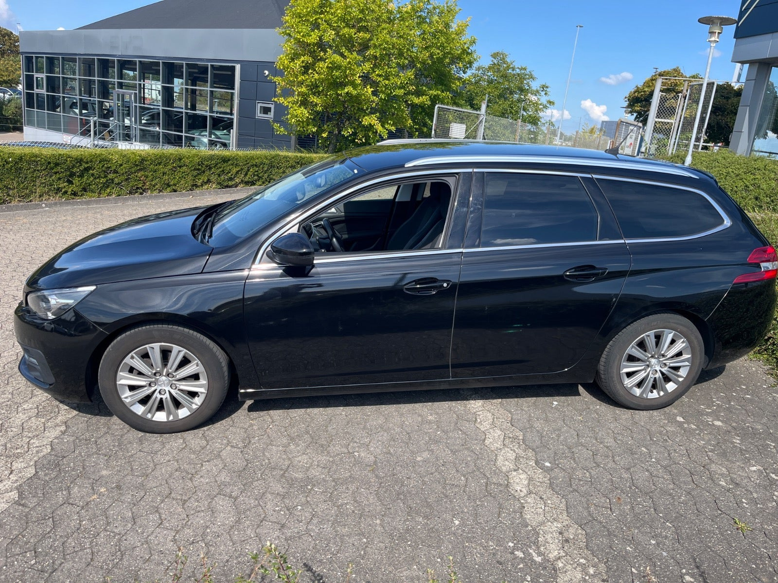 Sort Peugeot 308 fra 2021