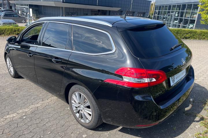Sort Peugeot 308 fra 2021