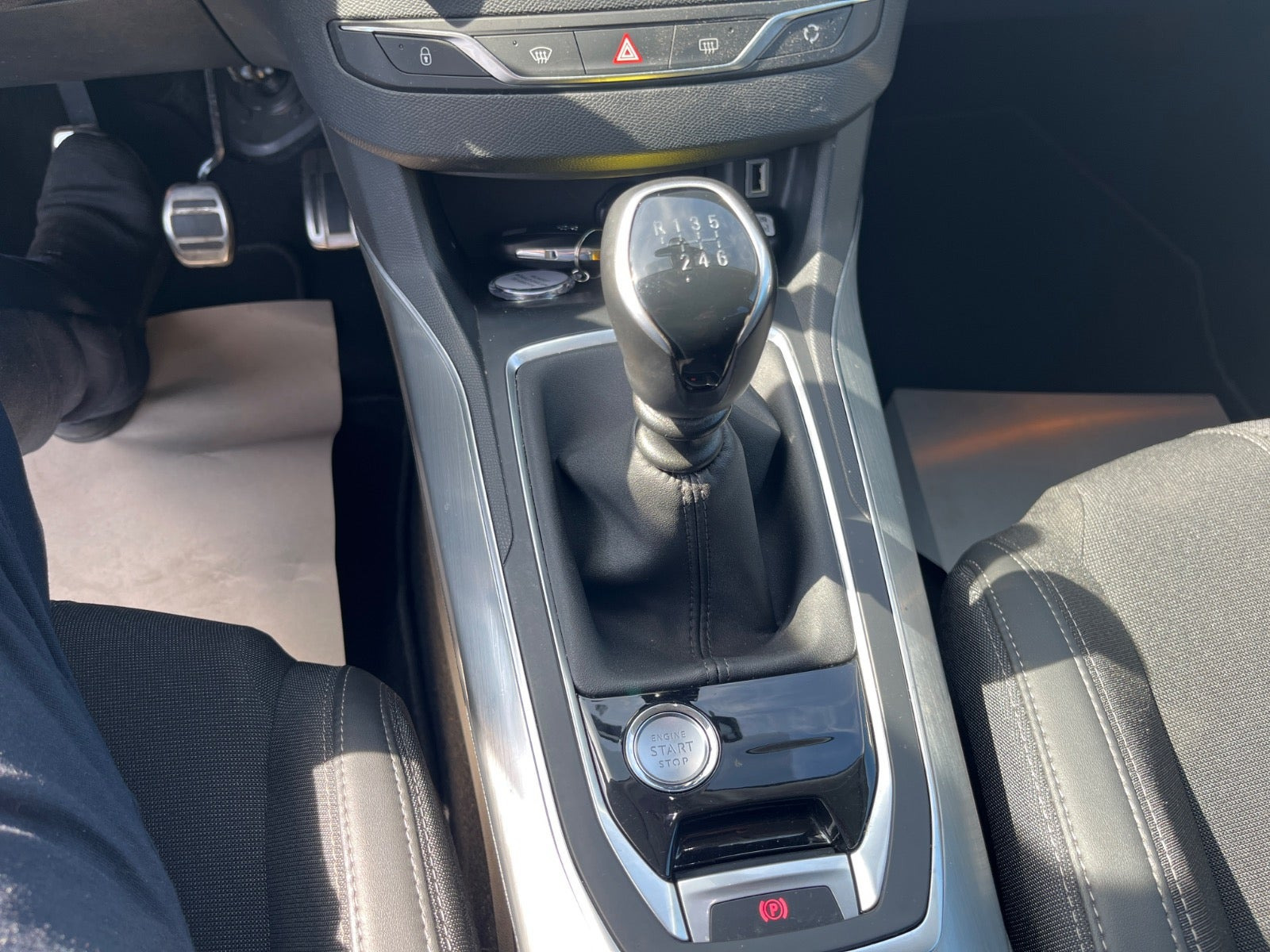 Sort Peugeot 308 fra 2021