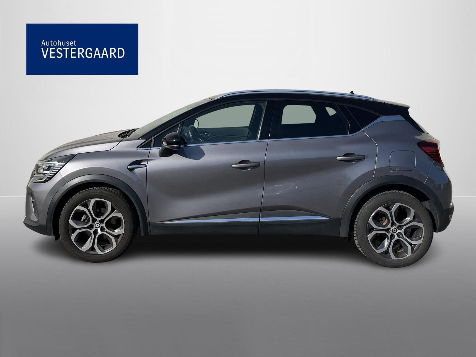 Grå Renault Captur fra 2021