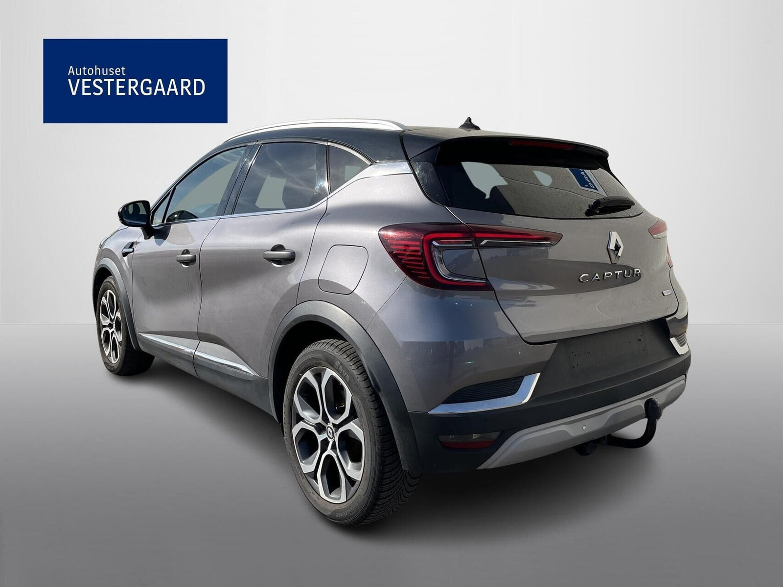 Grå Renault Captur fra 2021