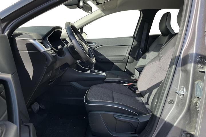 Grå Renault Captur fra 2021