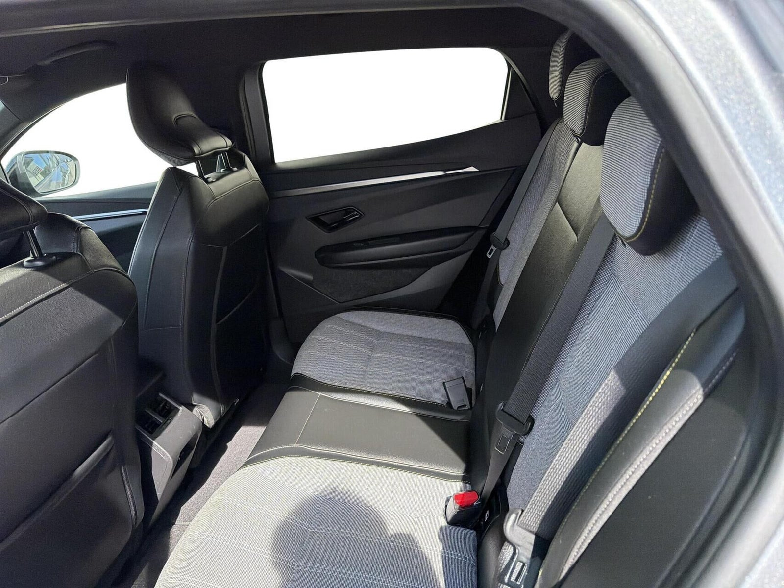 Grå Renault Megane E-Tech fra 2023