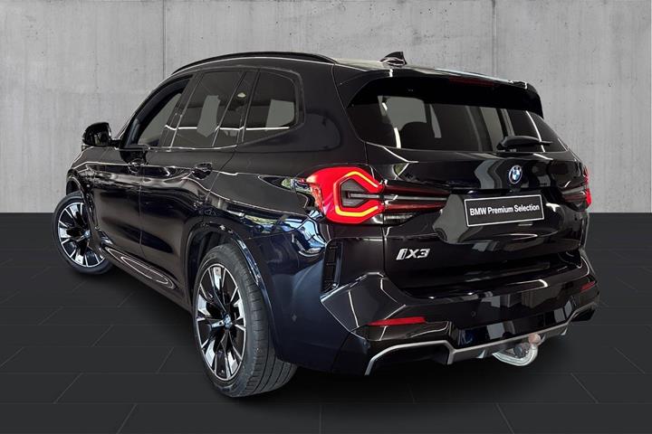 Sort BMW iX3 fra 2022