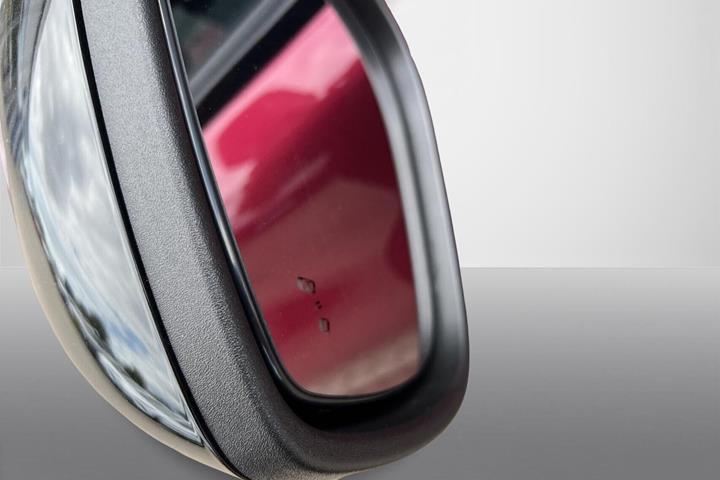 Rød Ford Mustang Mach-E fra 2025