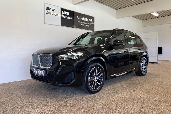 Sort BMW iX1 fra 2025