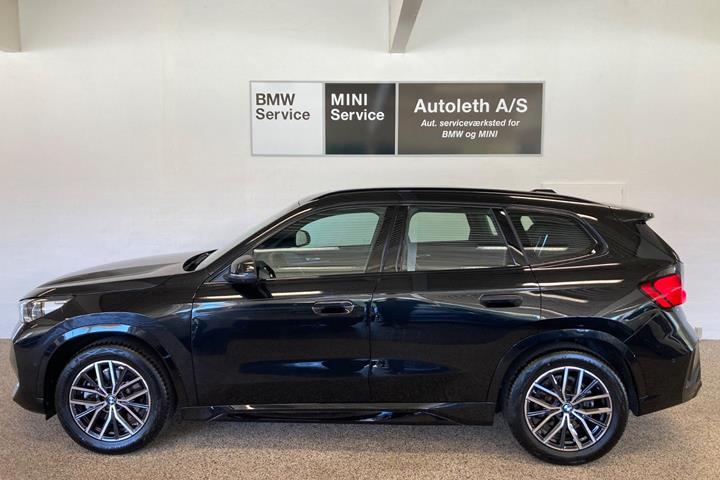 Sort BMW iX1 fra 2025