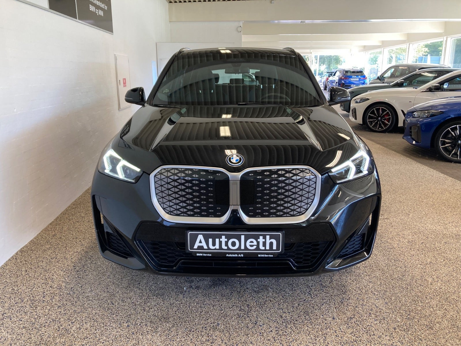 Sort BMW iX1 fra 2025