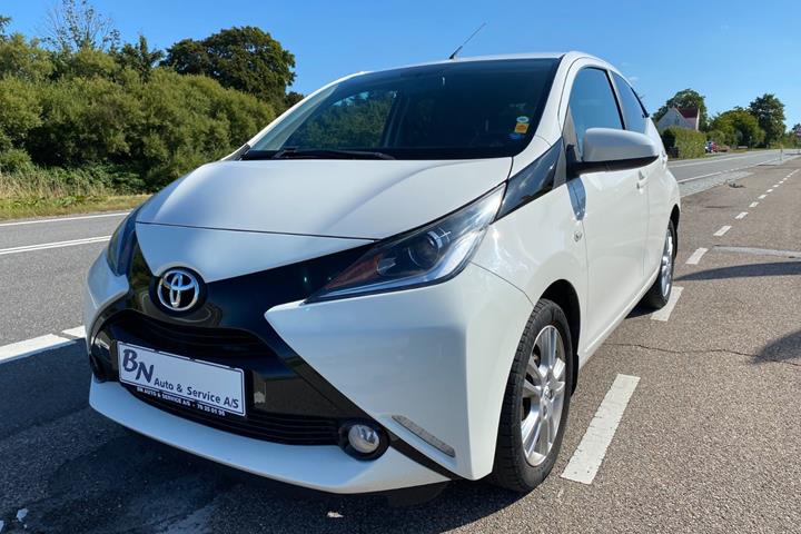 Hvid Toyota Aygo fra 2018
