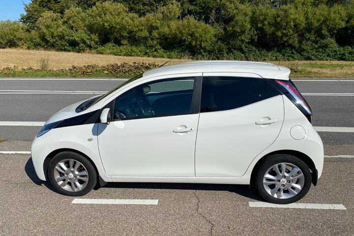 Hvid Toyota Aygo fra 2018