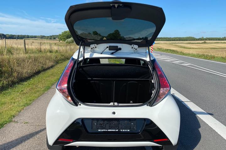 Hvid Toyota Aygo fra 2018